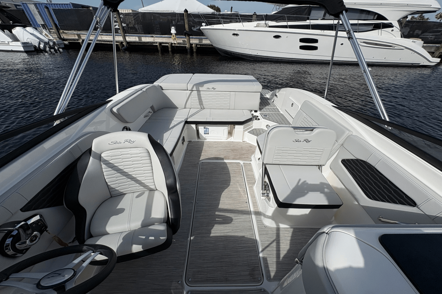 2023 Sea Ray 230 SPX Image Thumbnail #21