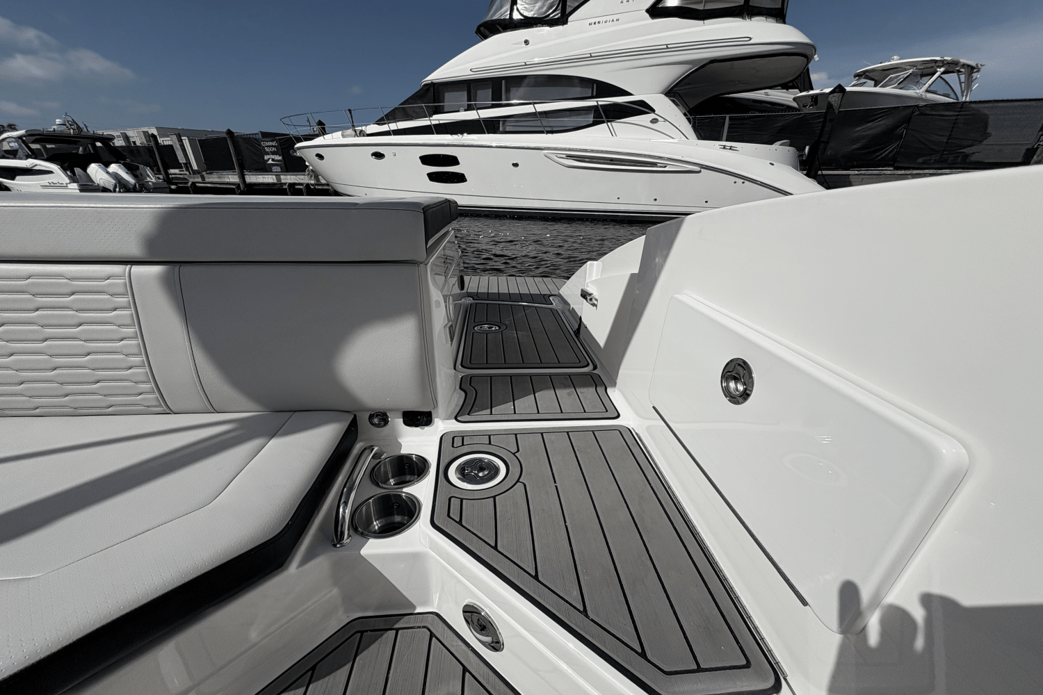 2023 Sea Ray 230 SPX Image Thumbnail #24