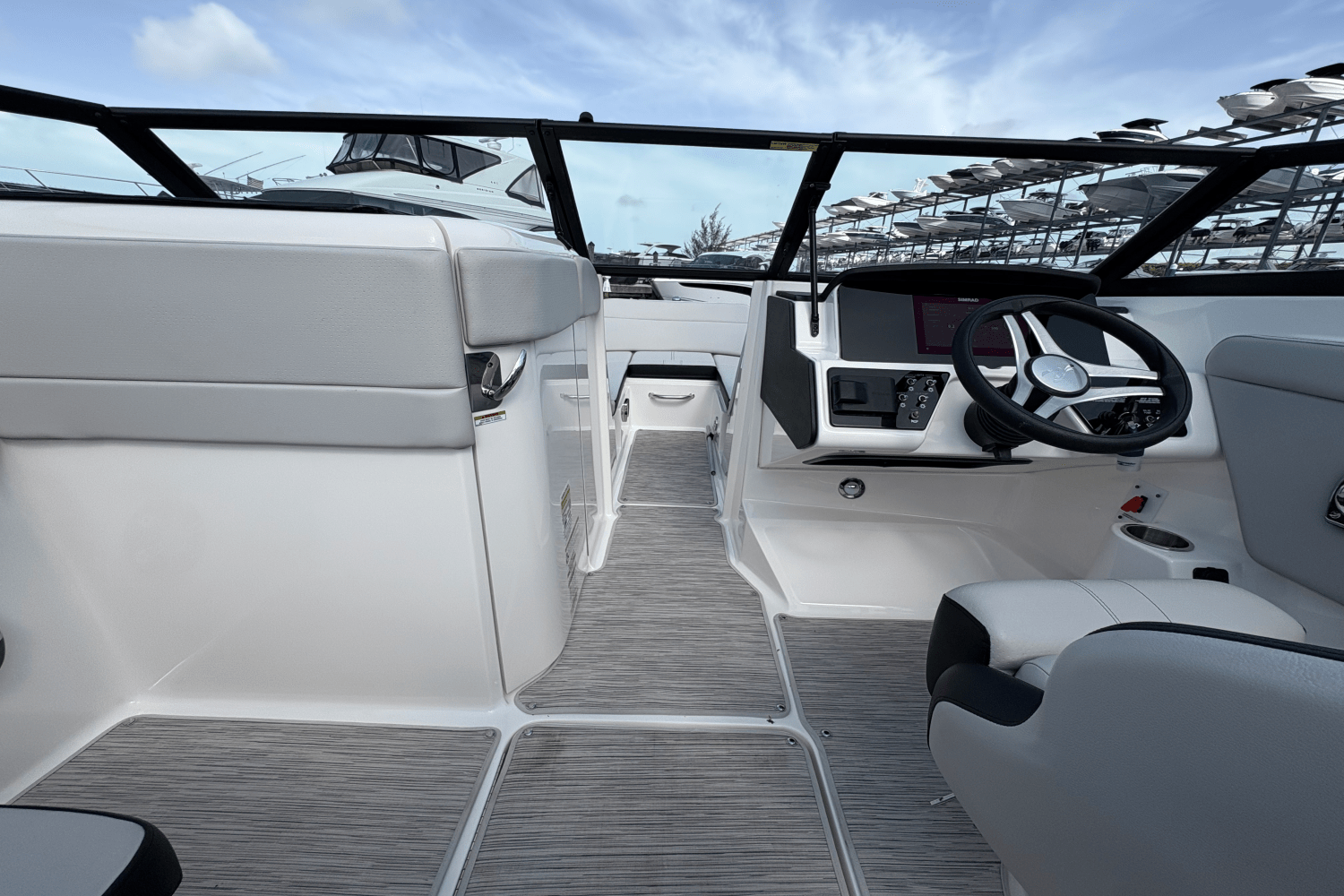 2023 Sea Ray 230 SPX Image Thumbnail #15