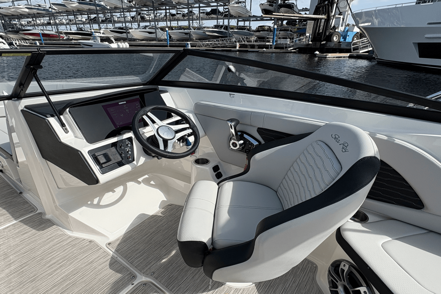 2023 Sea Ray 230 SPX Image Thumbnail #16