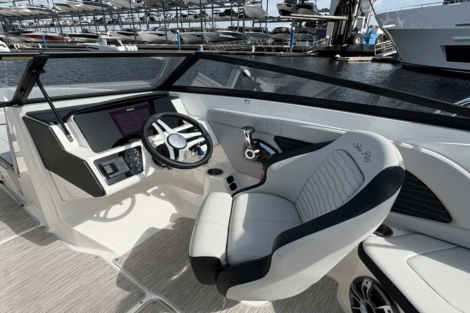 2023 Sea Ray 230 SPX Image Thumbnail #17
