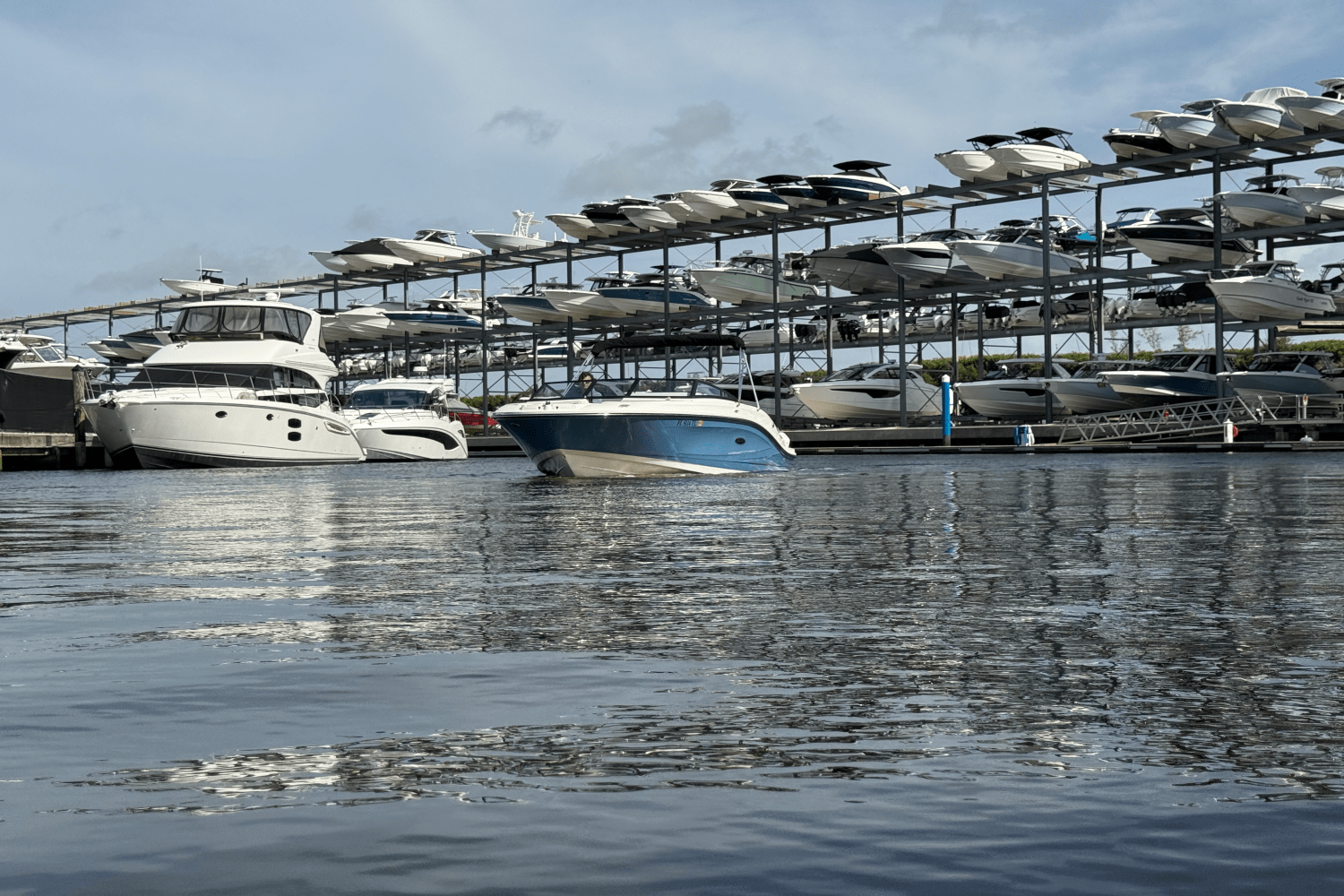 2023 Sea Ray 230 SPX Image Thumbnail #4