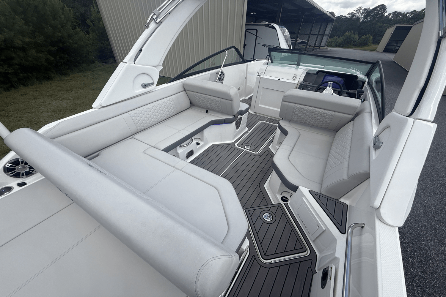 2023 Sea Ray 250 SDX Image Thumbnail #24