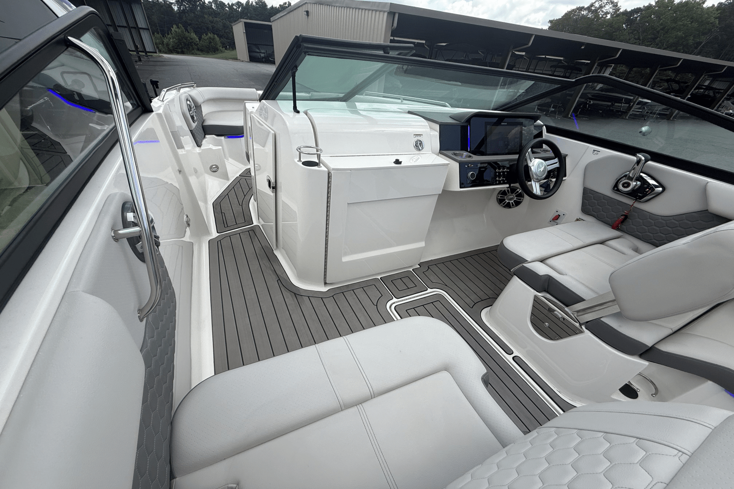 2023 Sea Ray 250 SDX Image Thumbnail #44