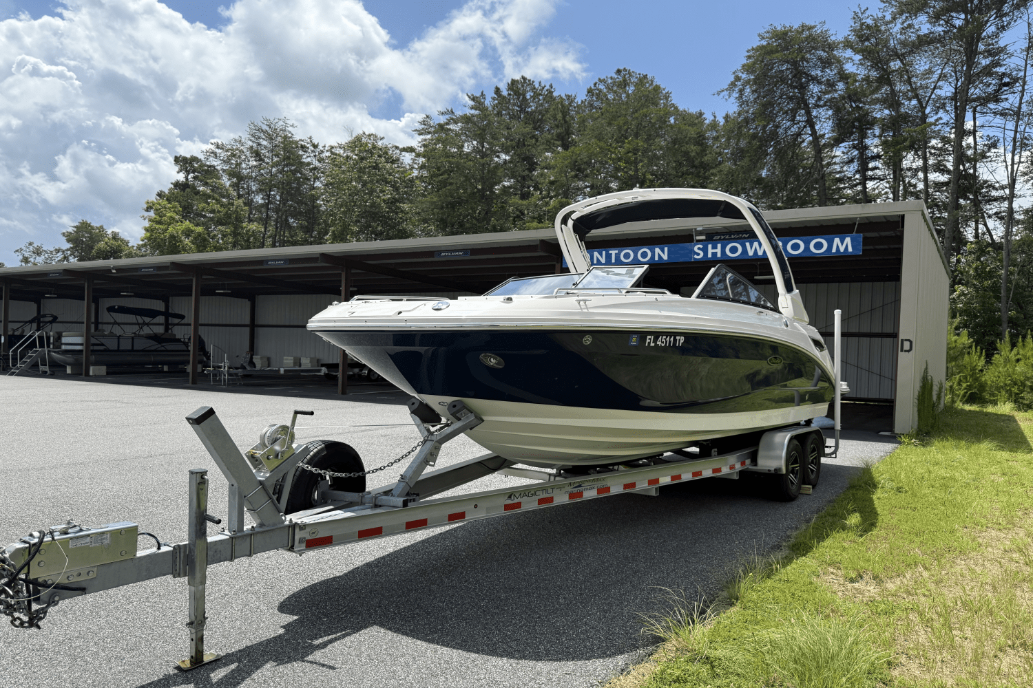 2023 Sea Ray 250 SDX Image Thumbnail #6