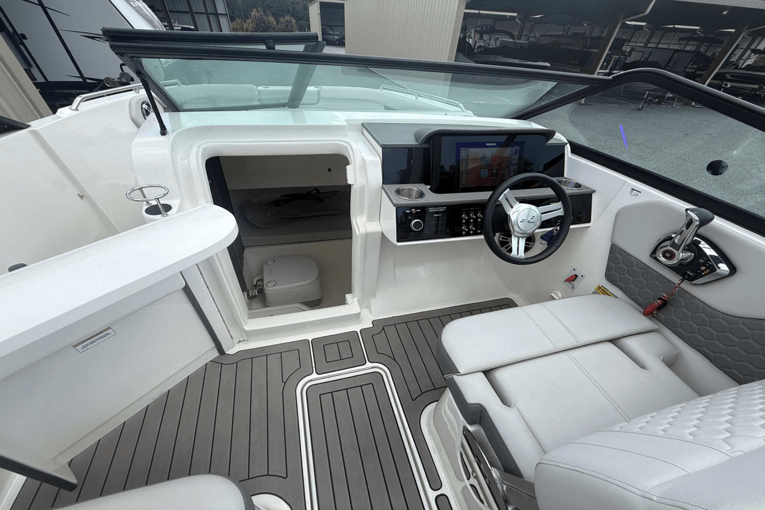 2023 Sea Ray 250 SDX Image Thumbnail #41