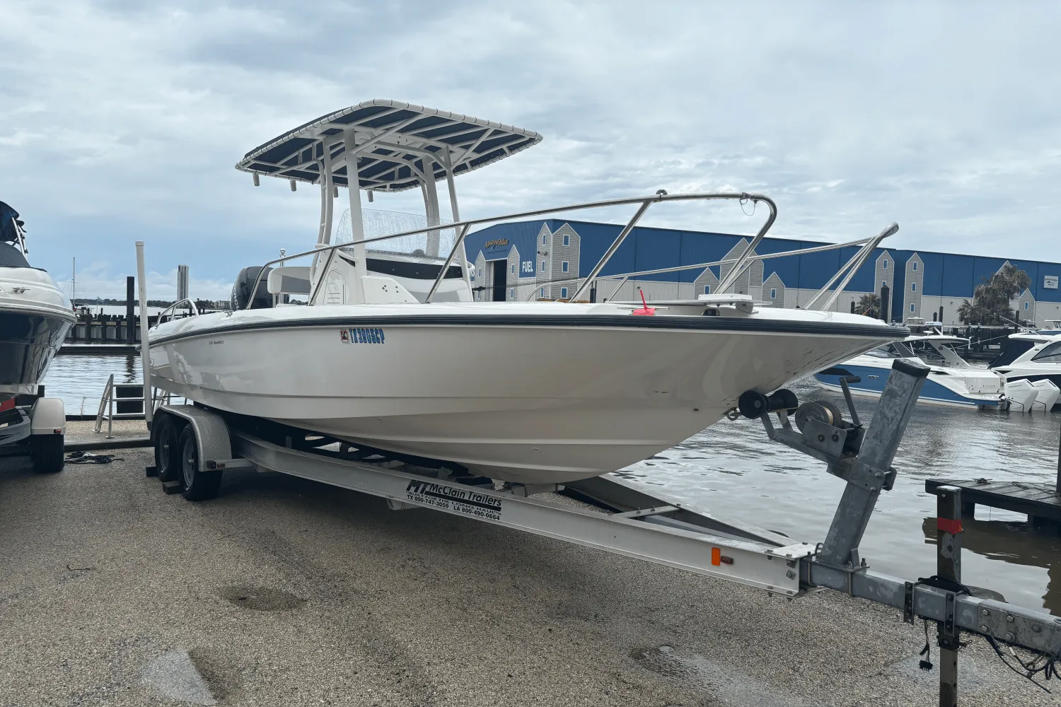 2014 Boston Whaler 240 DAUNTLESS Image Thumbnail #8