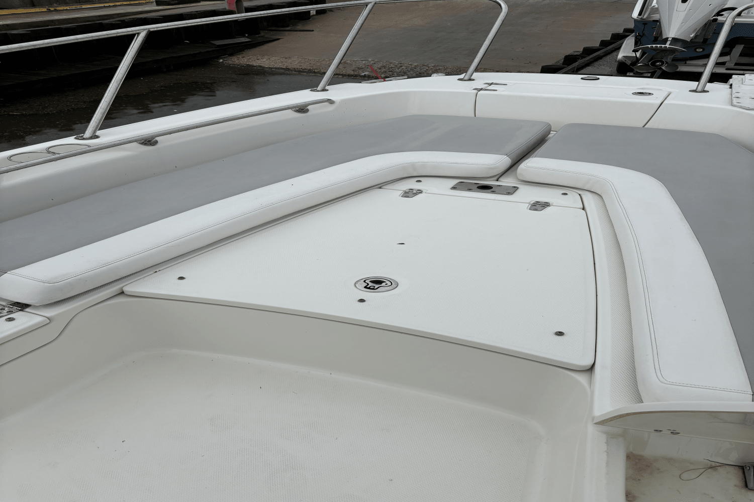 2014 Boston Whaler 240 DAUNTLESS Image Thumbnail #5