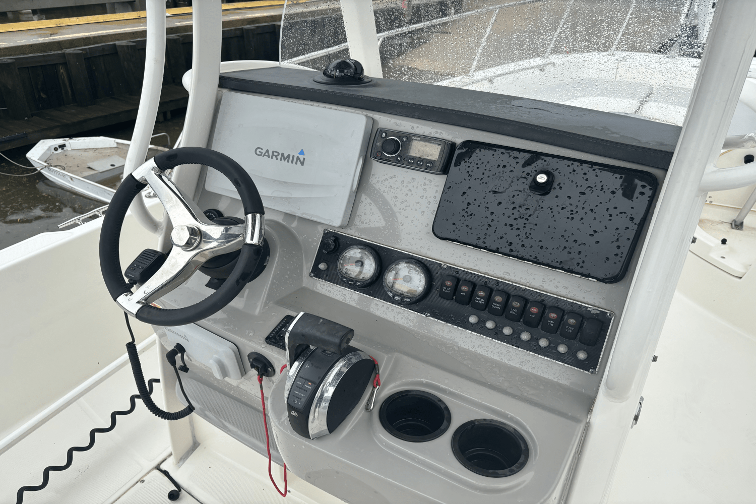 2014 Boston Whaler 240 DAUNTLESS Image Thumbnail #7