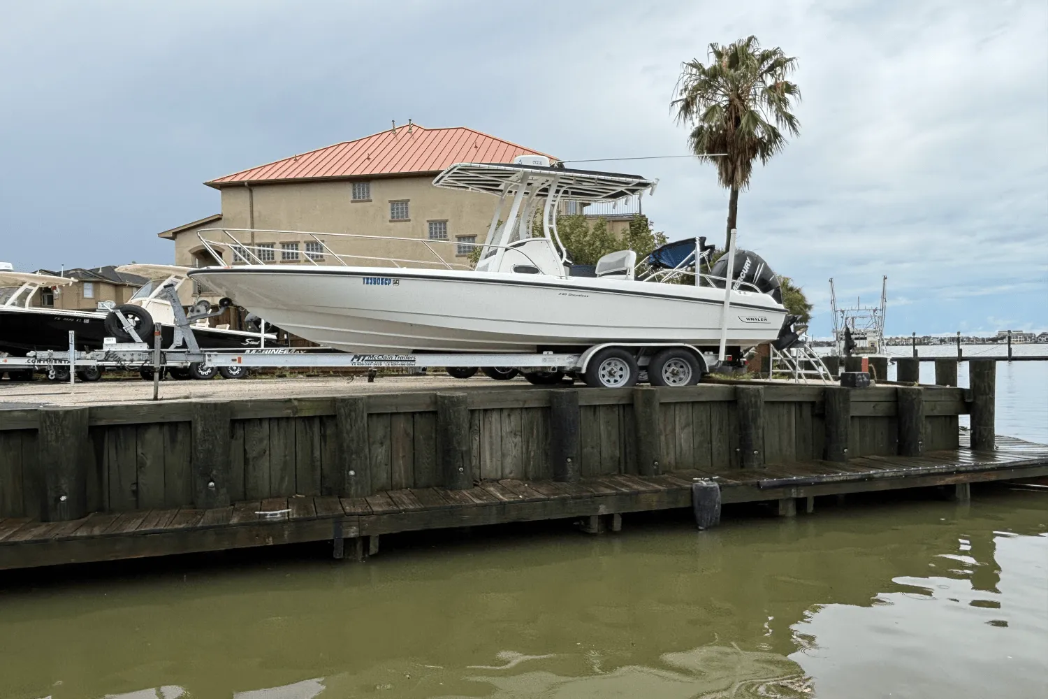 2014 Boston Whaler 240 DAUNTLESS Image Thumbnail #5