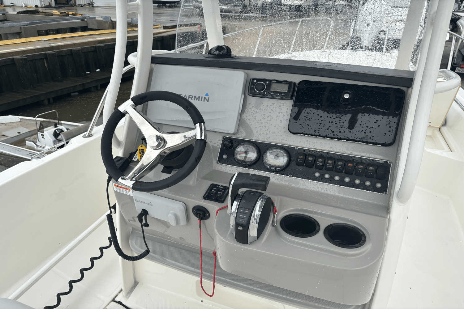 2014 Boston Whaler 240 DAUNTLESS Image Thumbnail #9