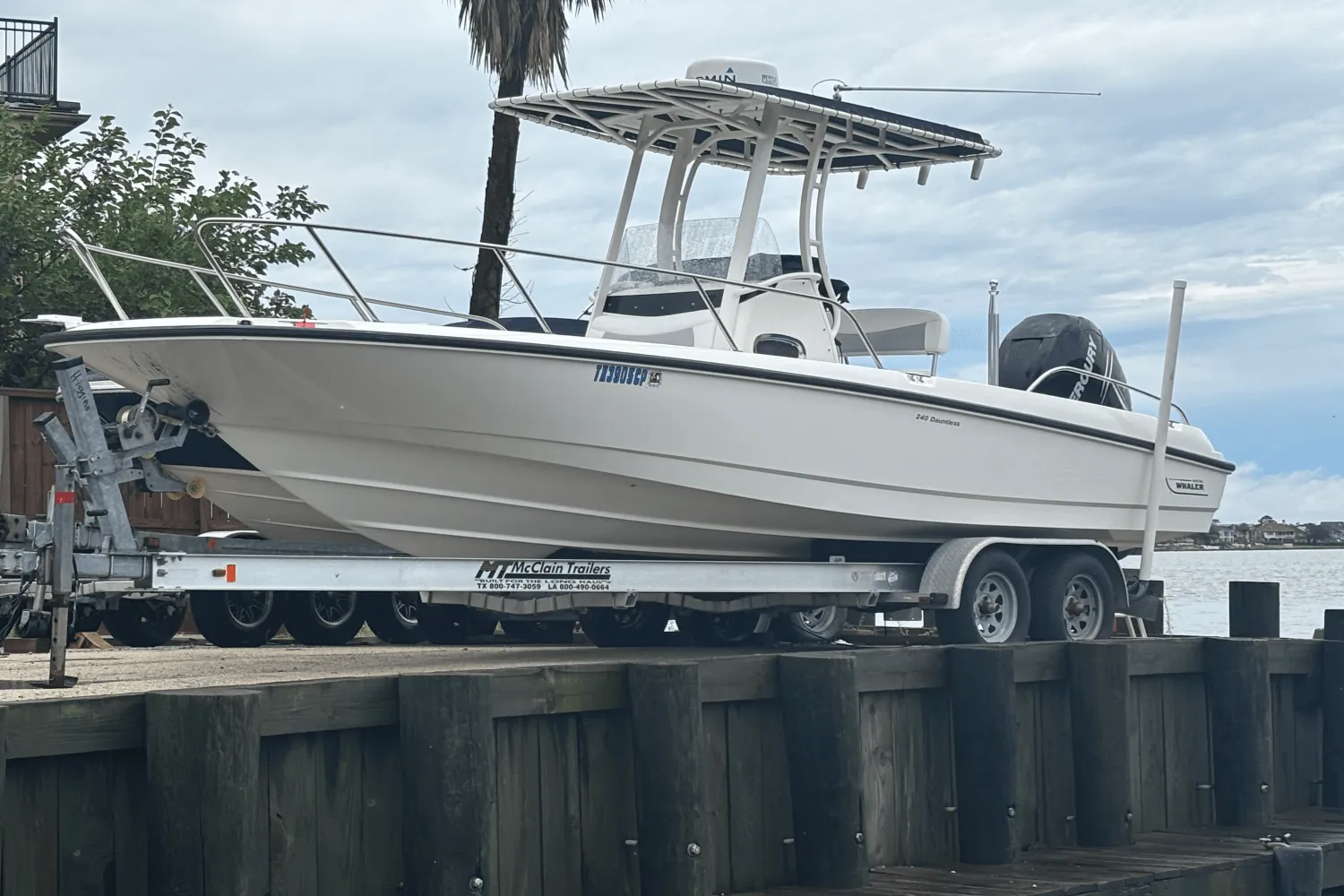 2014 Boston Whaler 240 DAUNTLESS Image Thumbnail #7