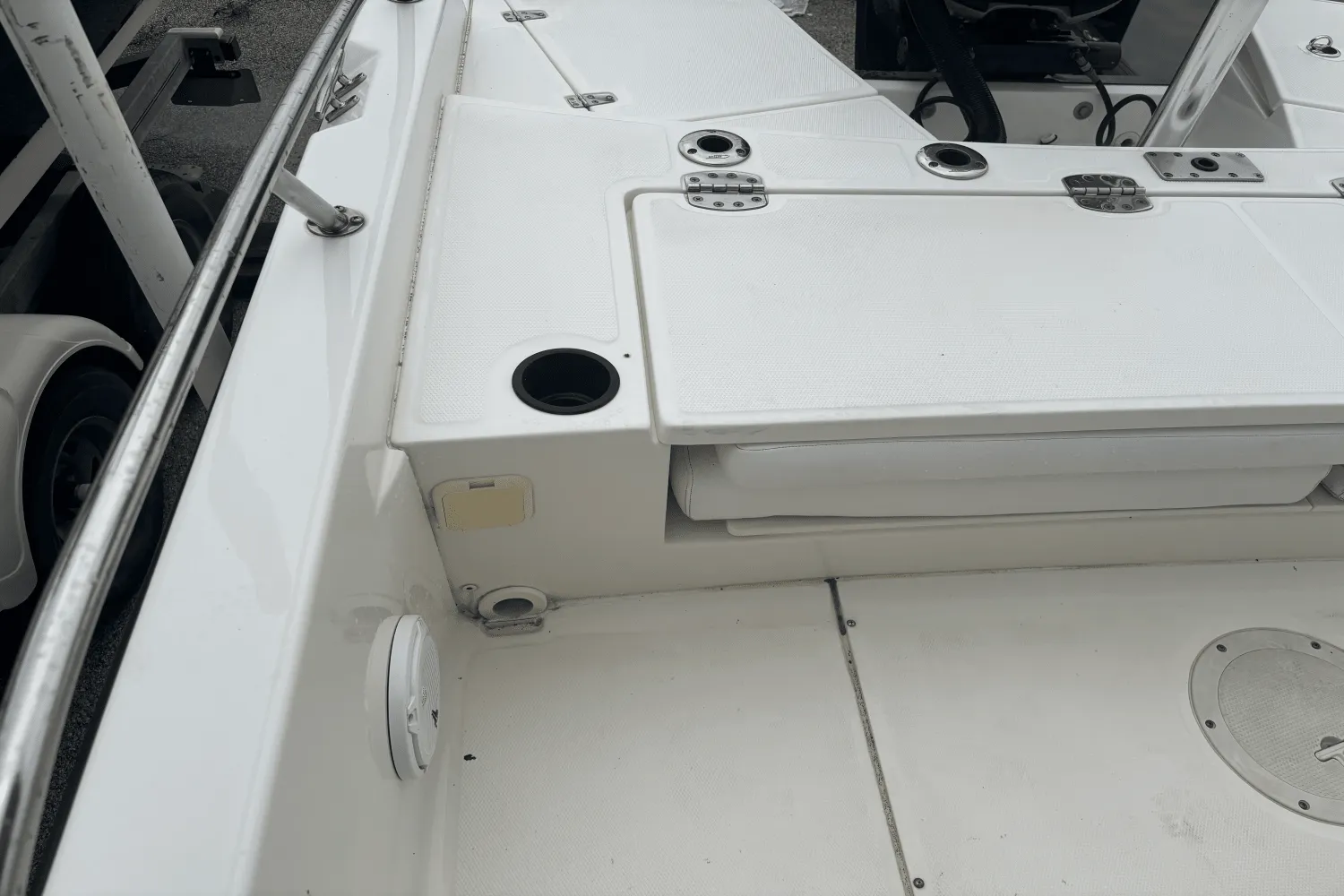 2014 Boston Whaler 240 DAUNTLESS Image Thumbnail #17