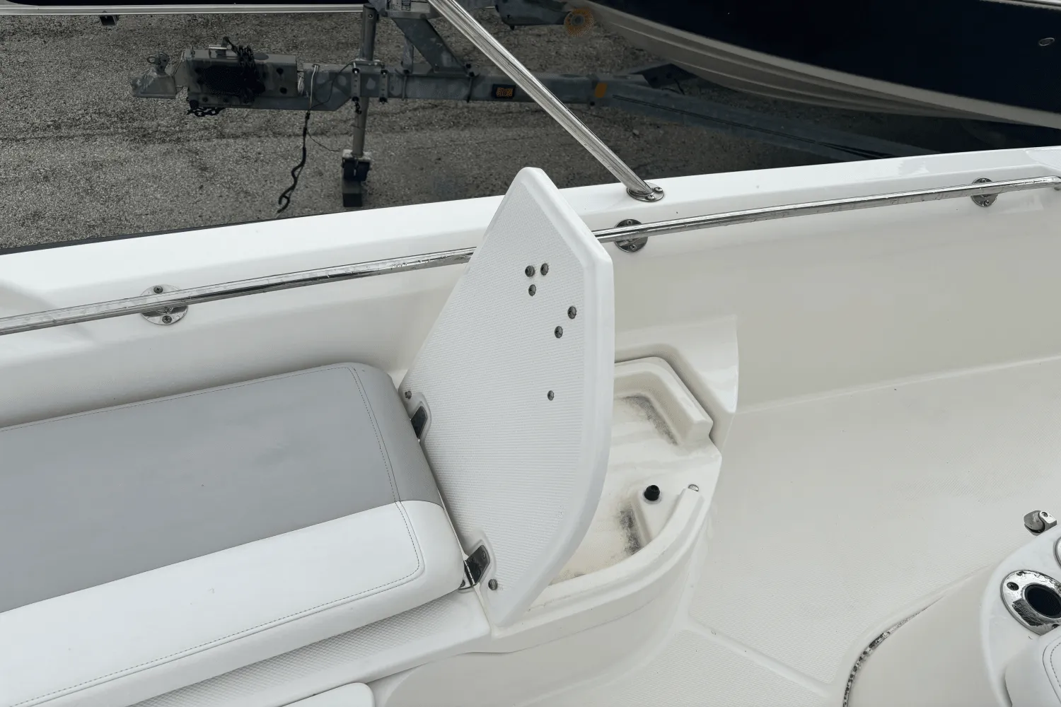 2014 Boston Whaler 240 DAUNTLESS Image Thumbnail #15