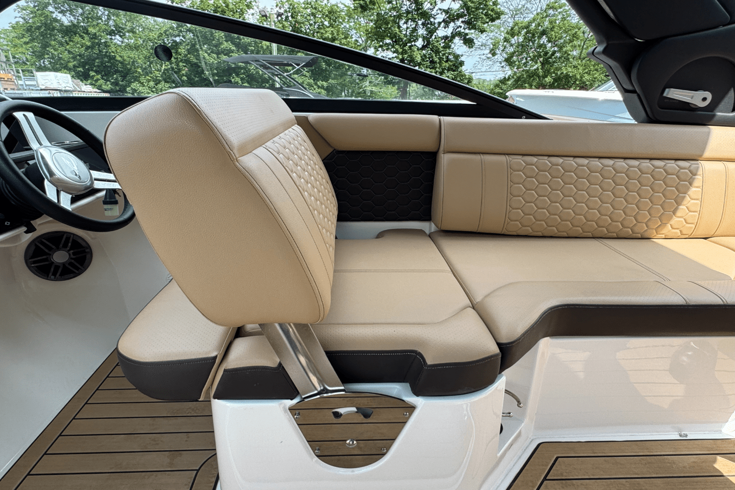 2023 Sea Ray SDX 250 Image Thumbnail #22