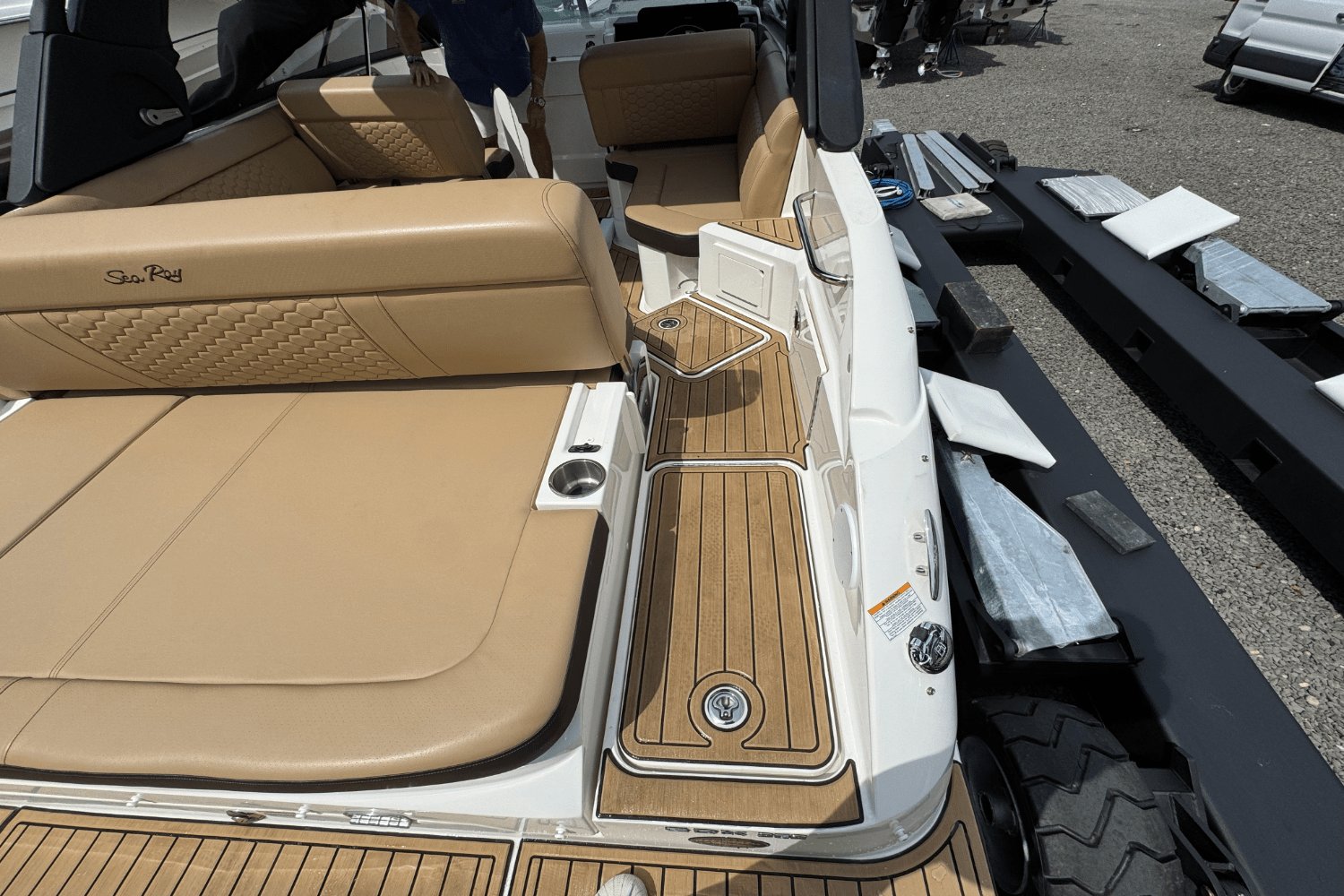 2023 Sea Ray SDX 250 Image Thumbnail #6