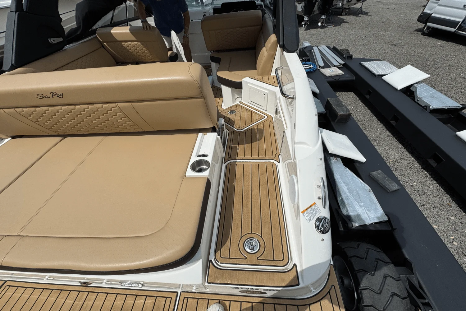 2023 Sea Ray SDX 250 Image Thumbnail #6