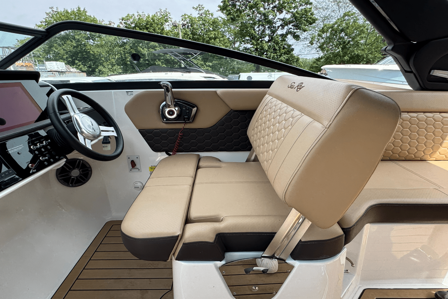 2023 Sea Ray SDX 250 Image Thumbnail #23