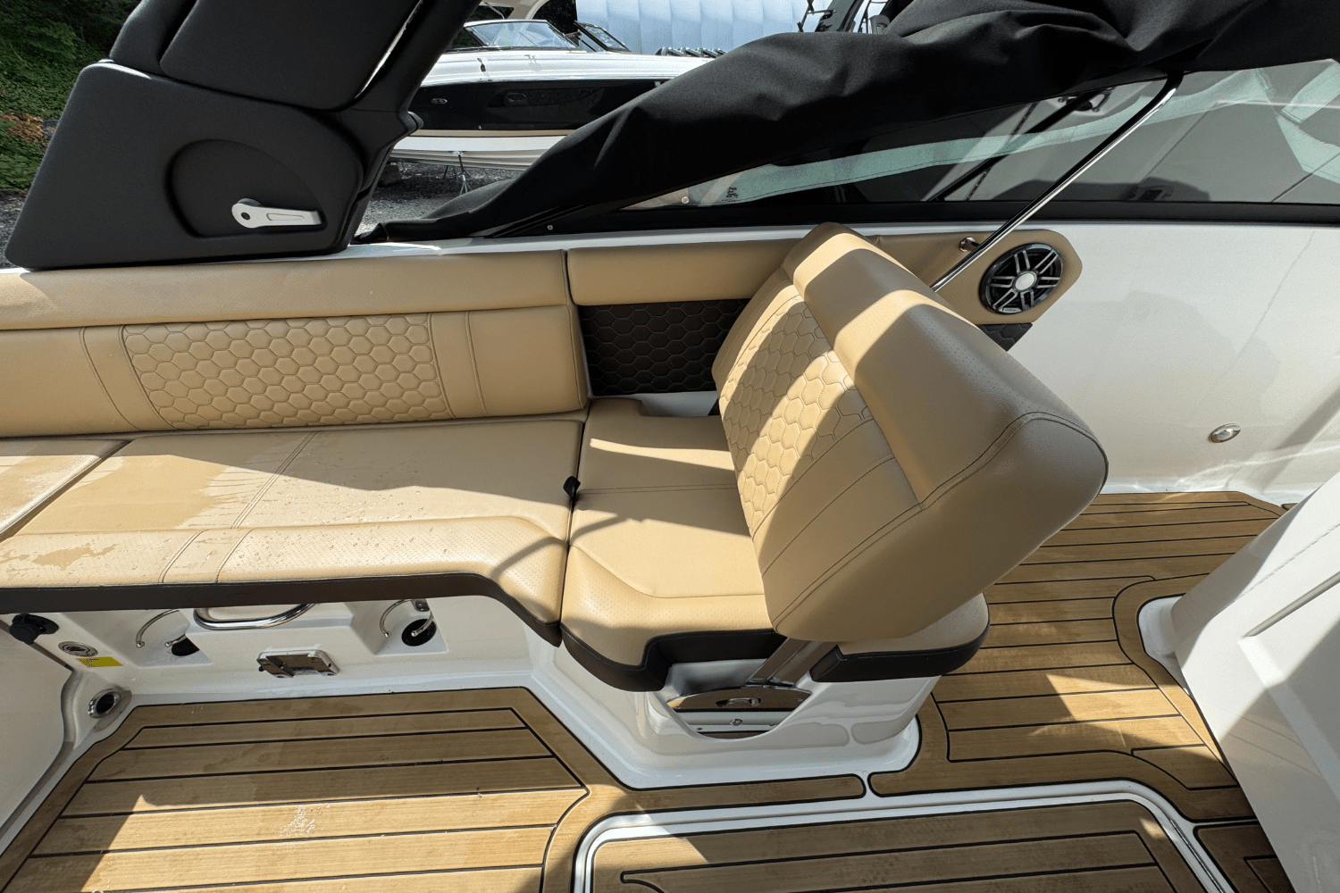 2023 Sea Ray SDX 250 Image Thumbnail #15