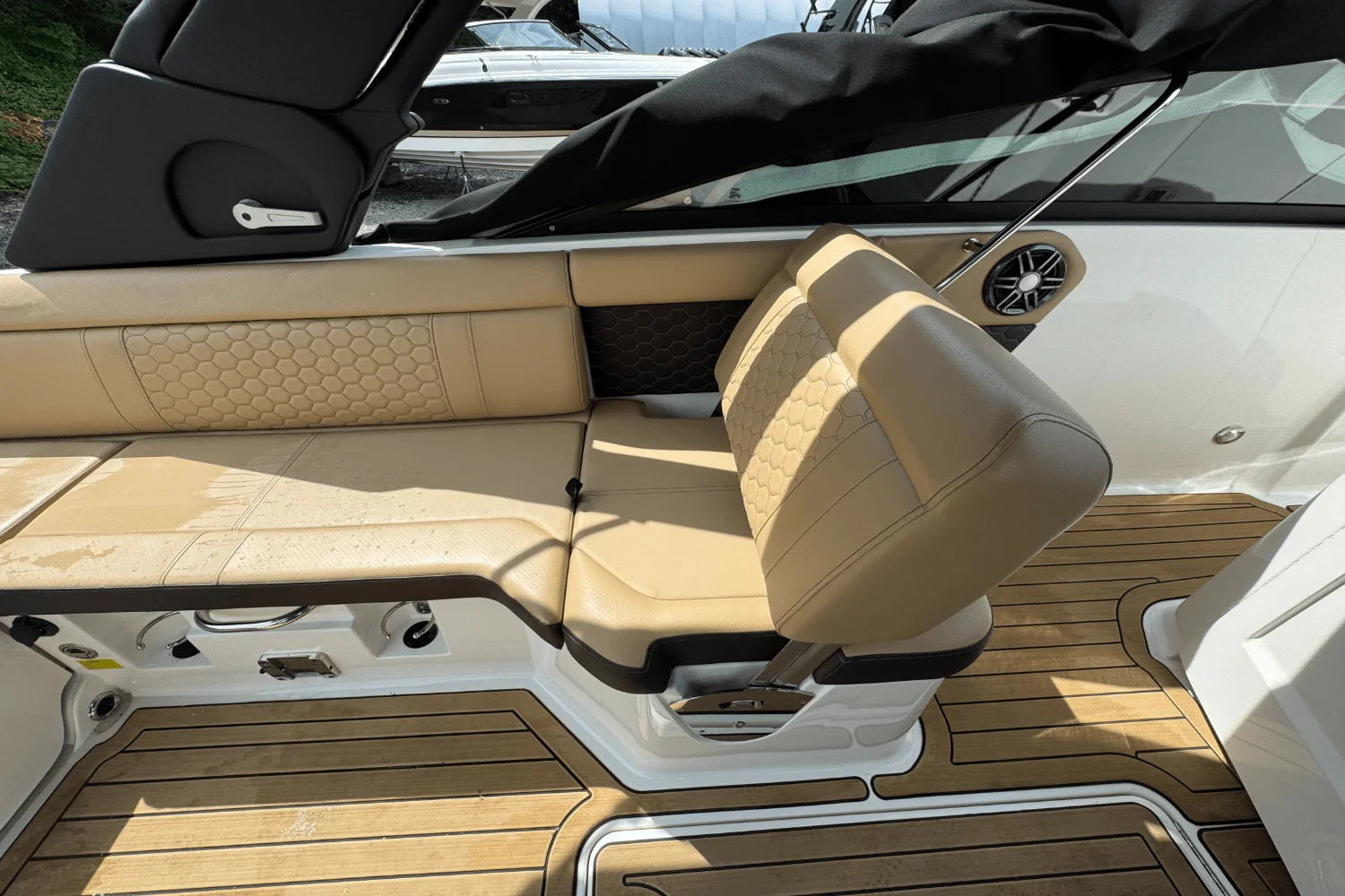 2023 Sea Ray SDX 250 Image Thumbnail #15