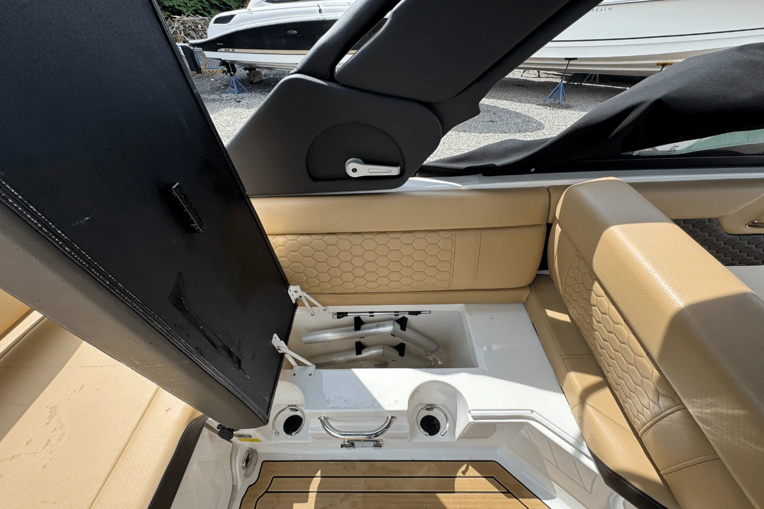 2023 Sea Ray SDX 250 Image Thumbnail #13