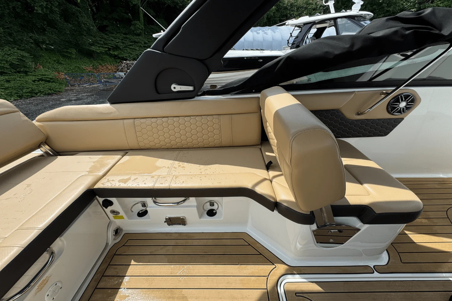 2023 Sea Ray SDX 250 Image Thumbnail #12