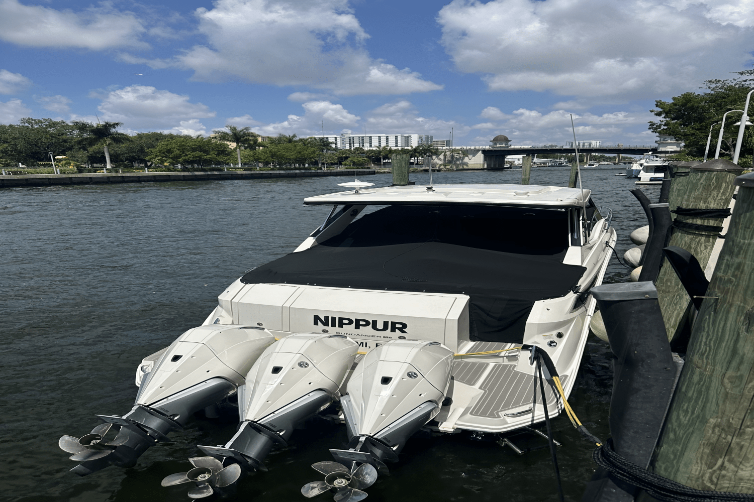 2023 Sea Ray 320 DA-OB Image Thumbnail #2
