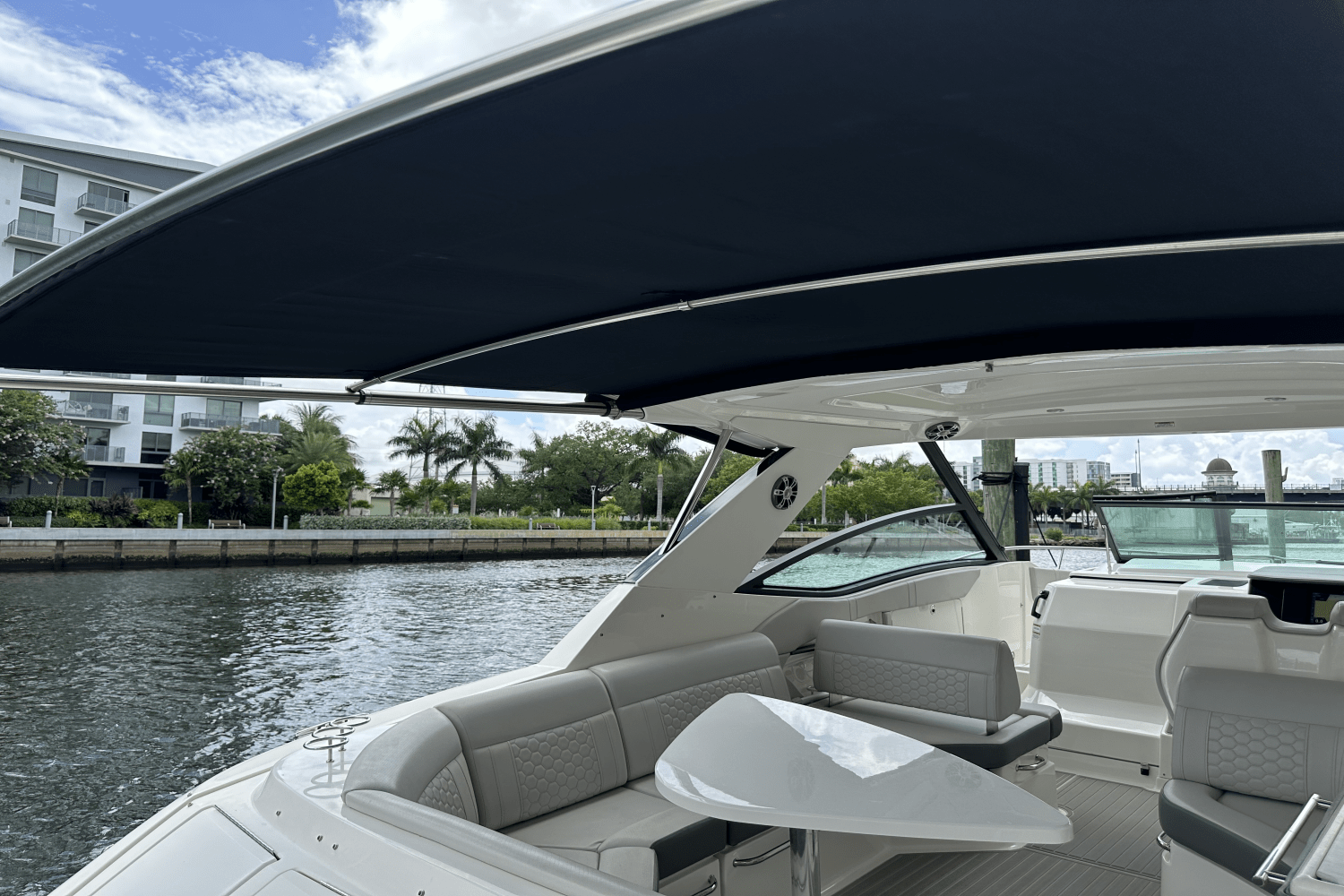 2023 Sea Ray 320 DA-OB Image Thumbnail #30