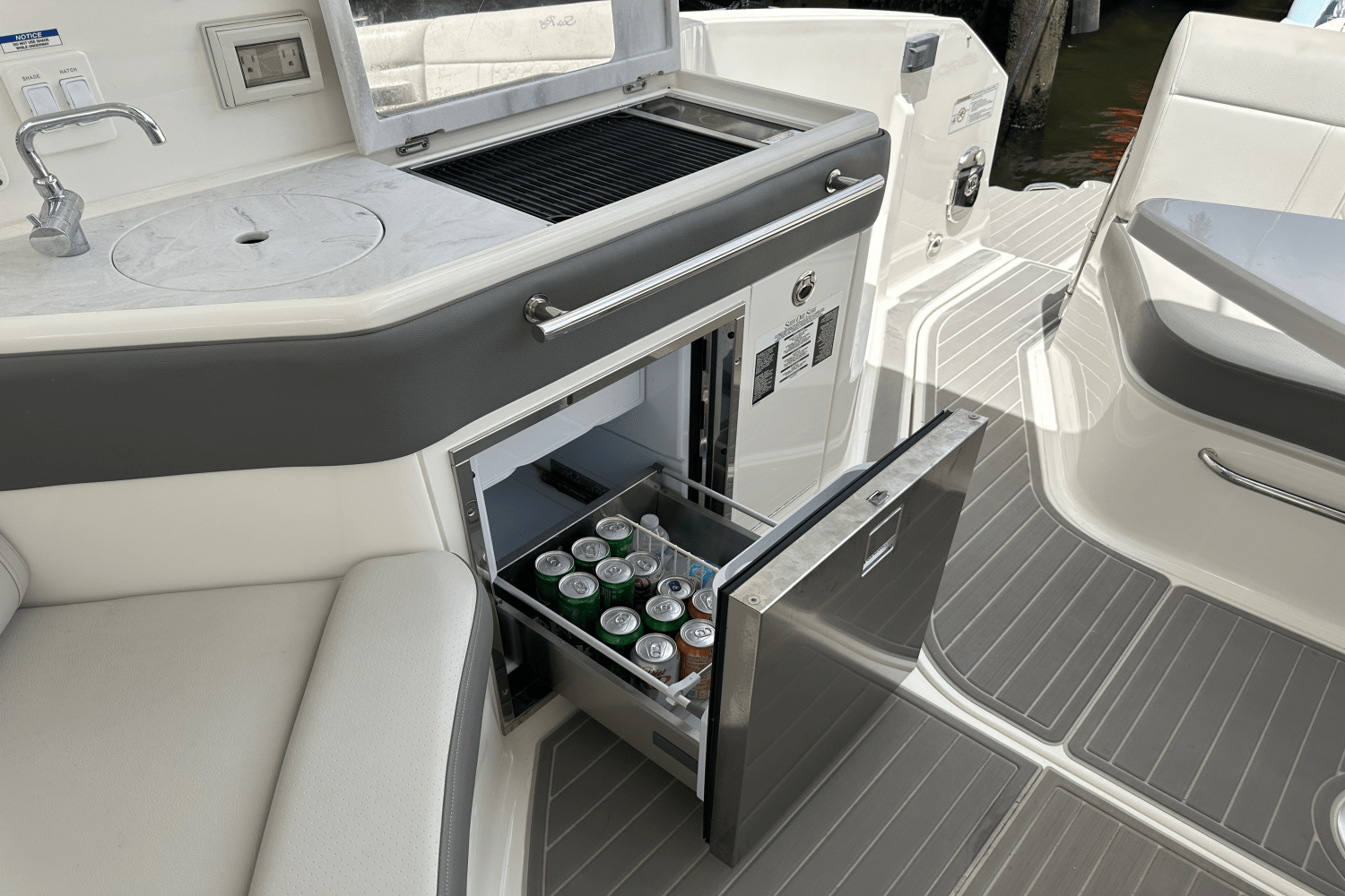 2023 Sea Ray 320 DA-OB Image Thumbnail #26