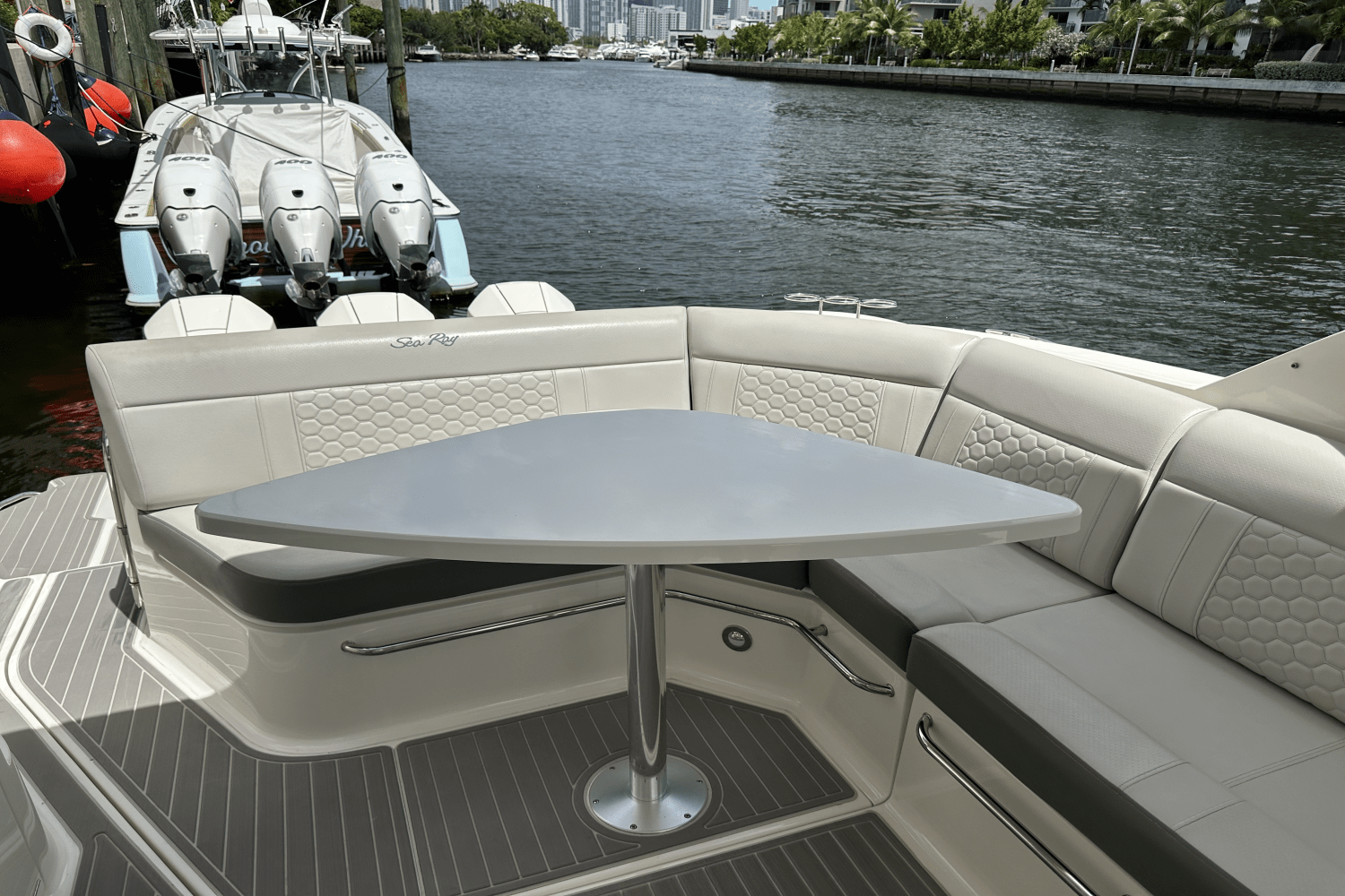 2023 Sea Ray 320 DA-OB Image Thumbnail #28