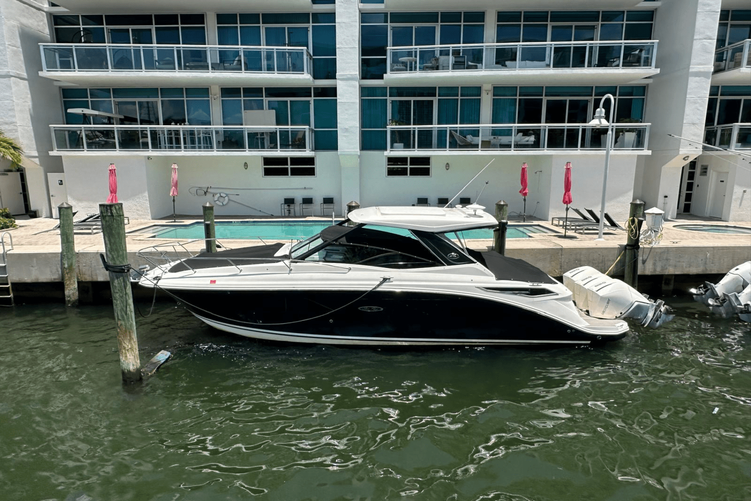 2023 Sea Ray 320 DA-OB Image Thumbnail #2