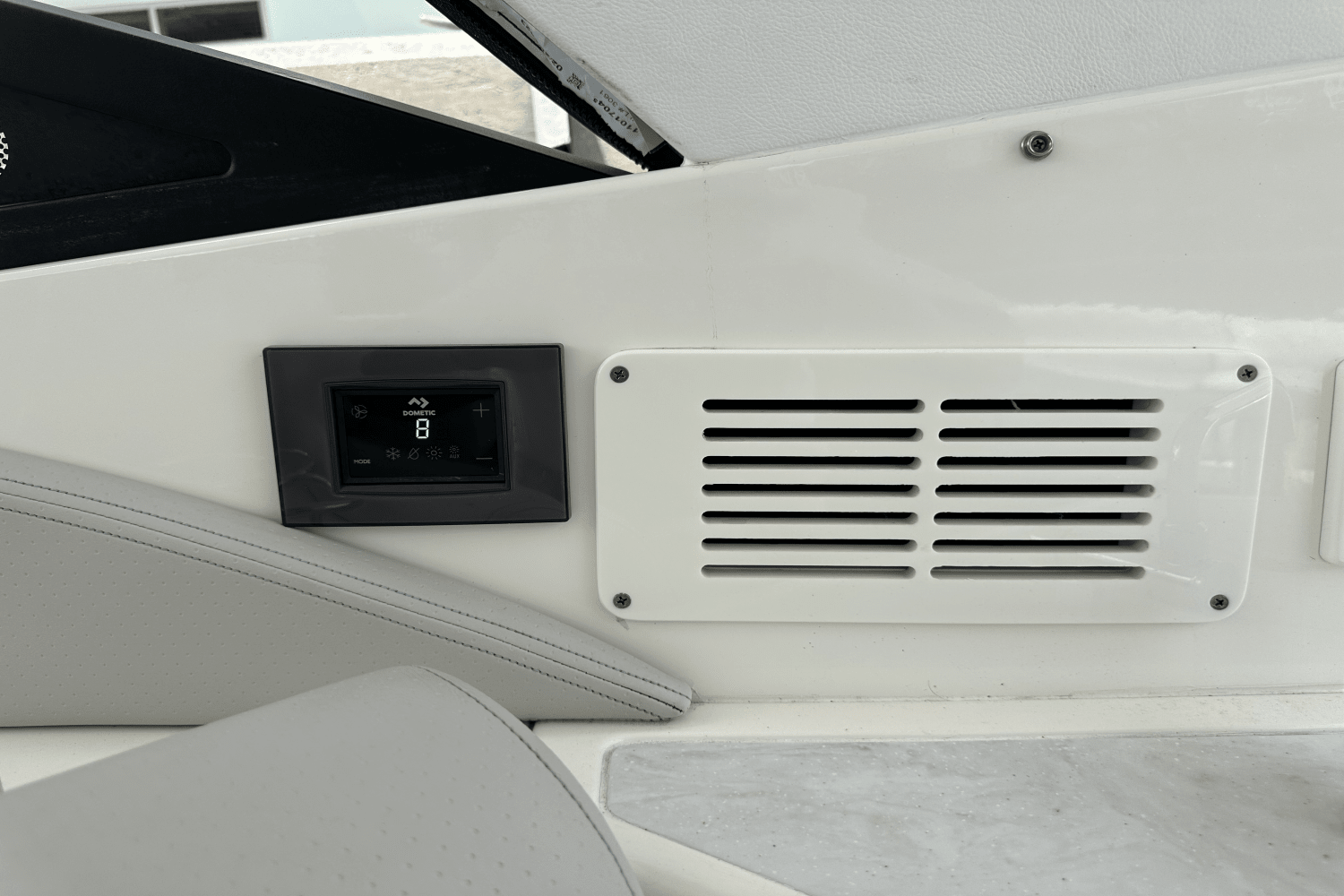 2023 Sea Ray 320 DA-OB Image Thumbnail #24