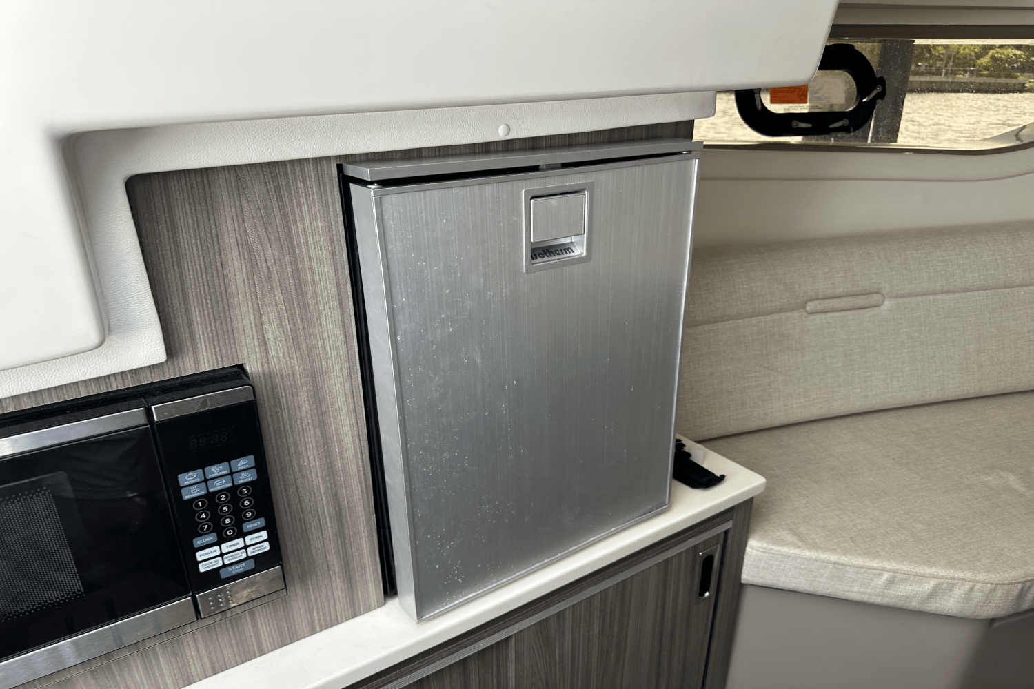 2023 Sea Ray 320 DA-OB Image Thumbnail #43