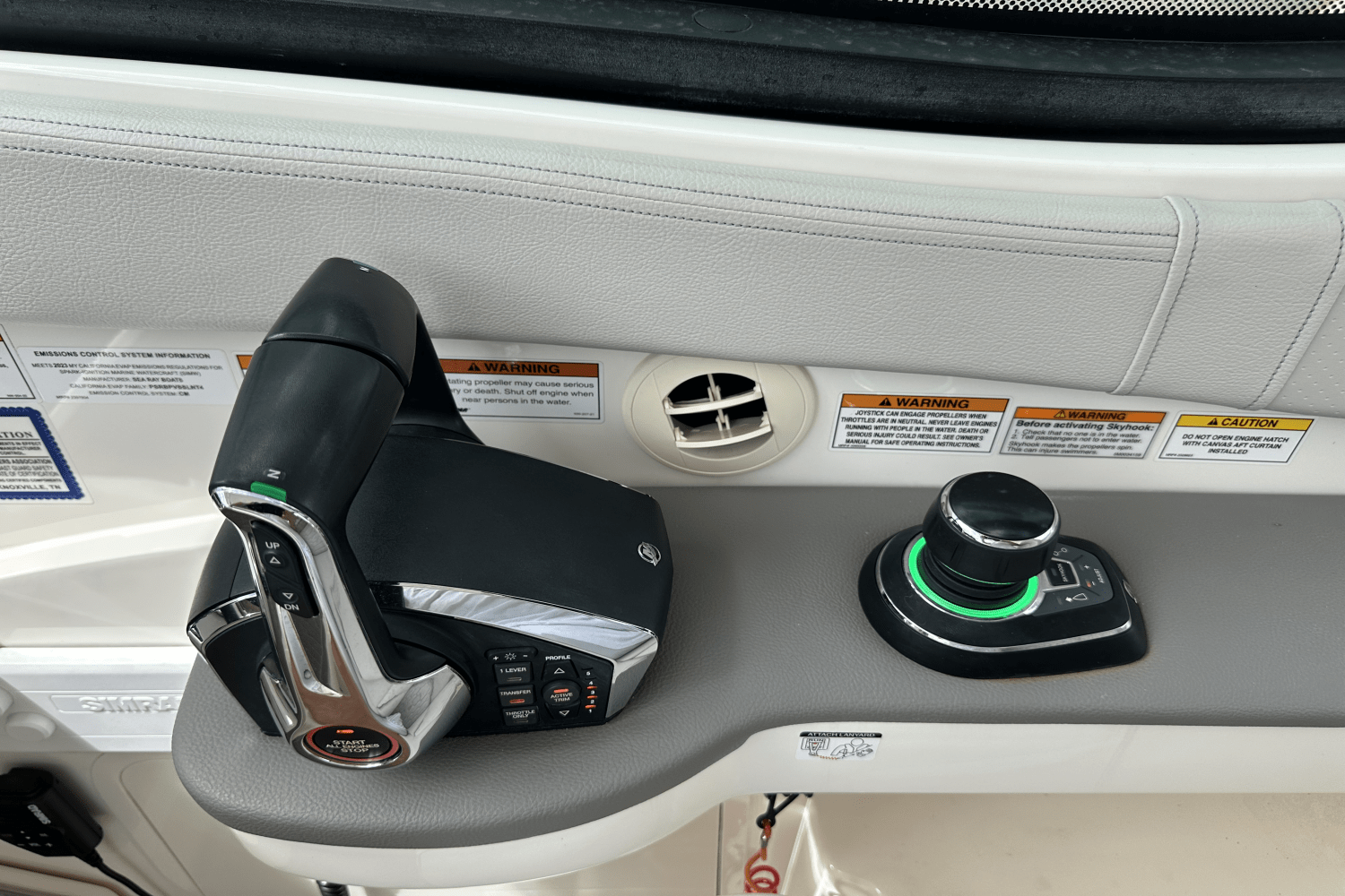 2023 Sea Ray 320 DA-OB Image Thumbnail #17