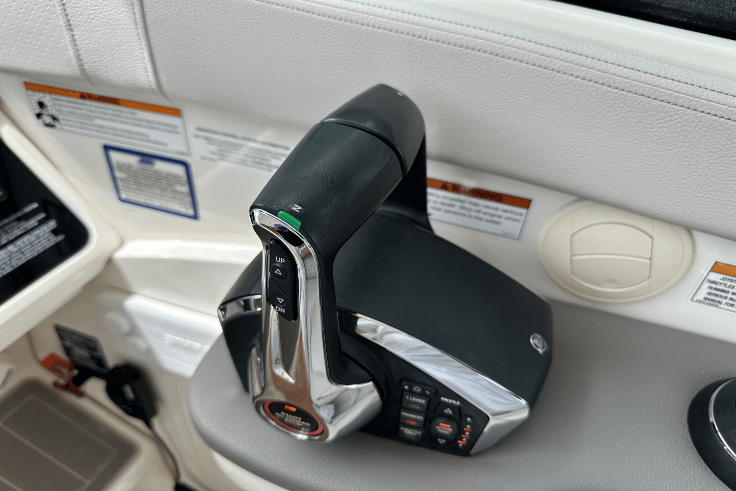 2023 Sea Ray 320 DA-OB Image Thumbnail #16
