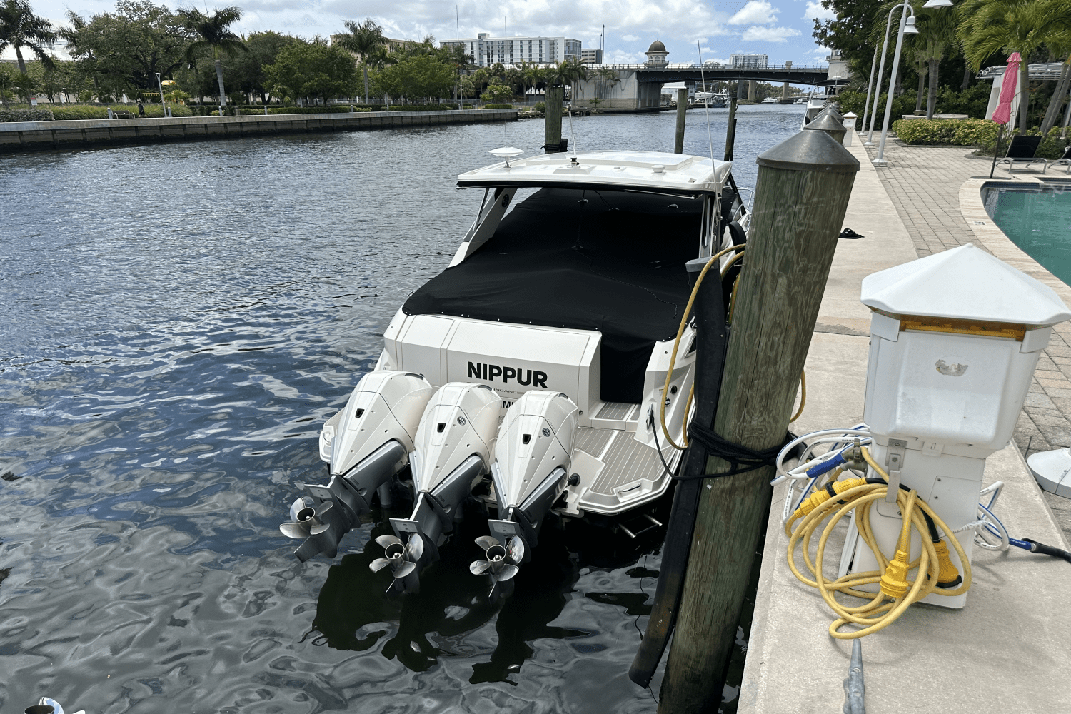 2023 Sea Ray 320 DA-OB Image Thumbnail #6