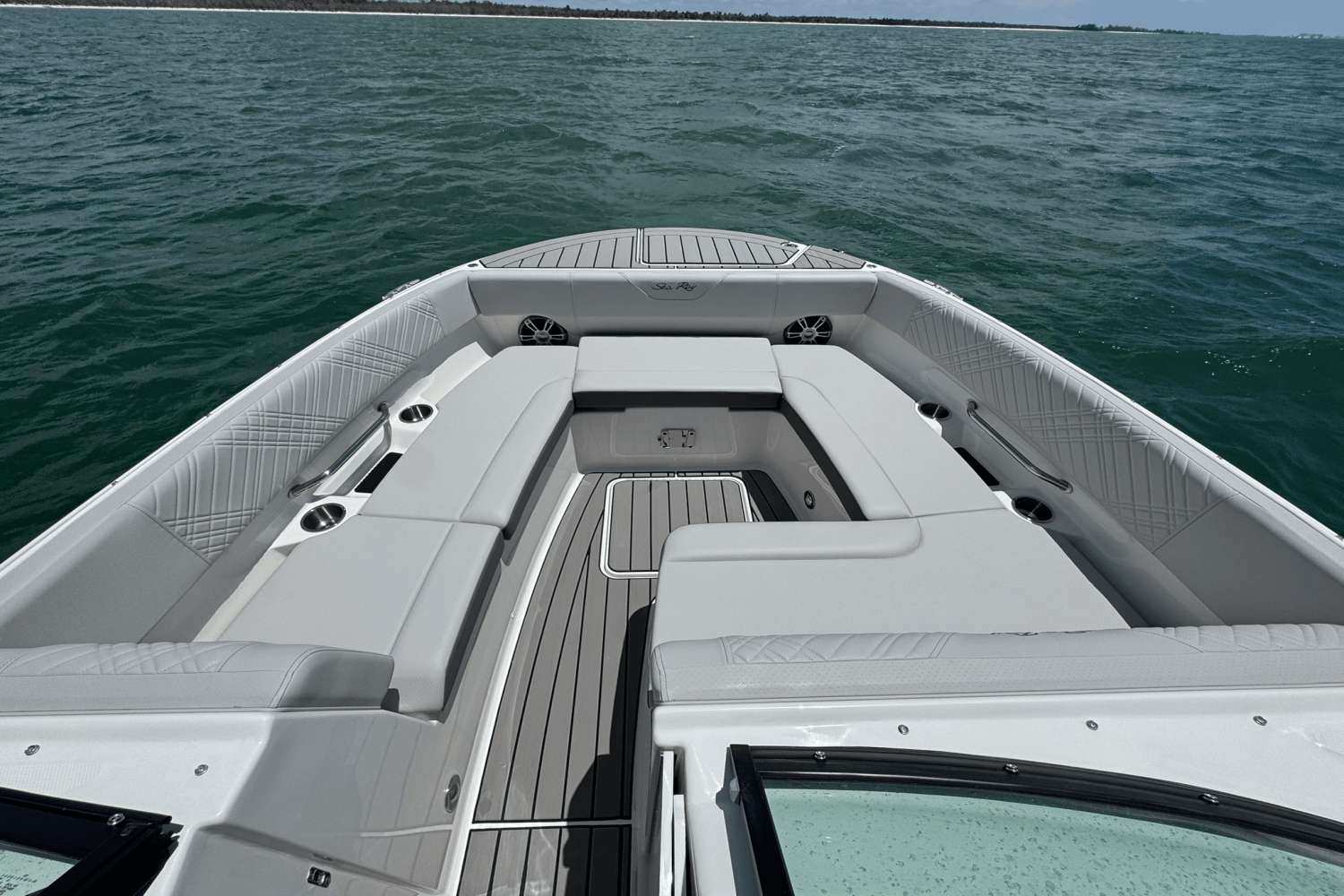2025 Sea Ray SDX 270 Outboard Image Thumbnail #13