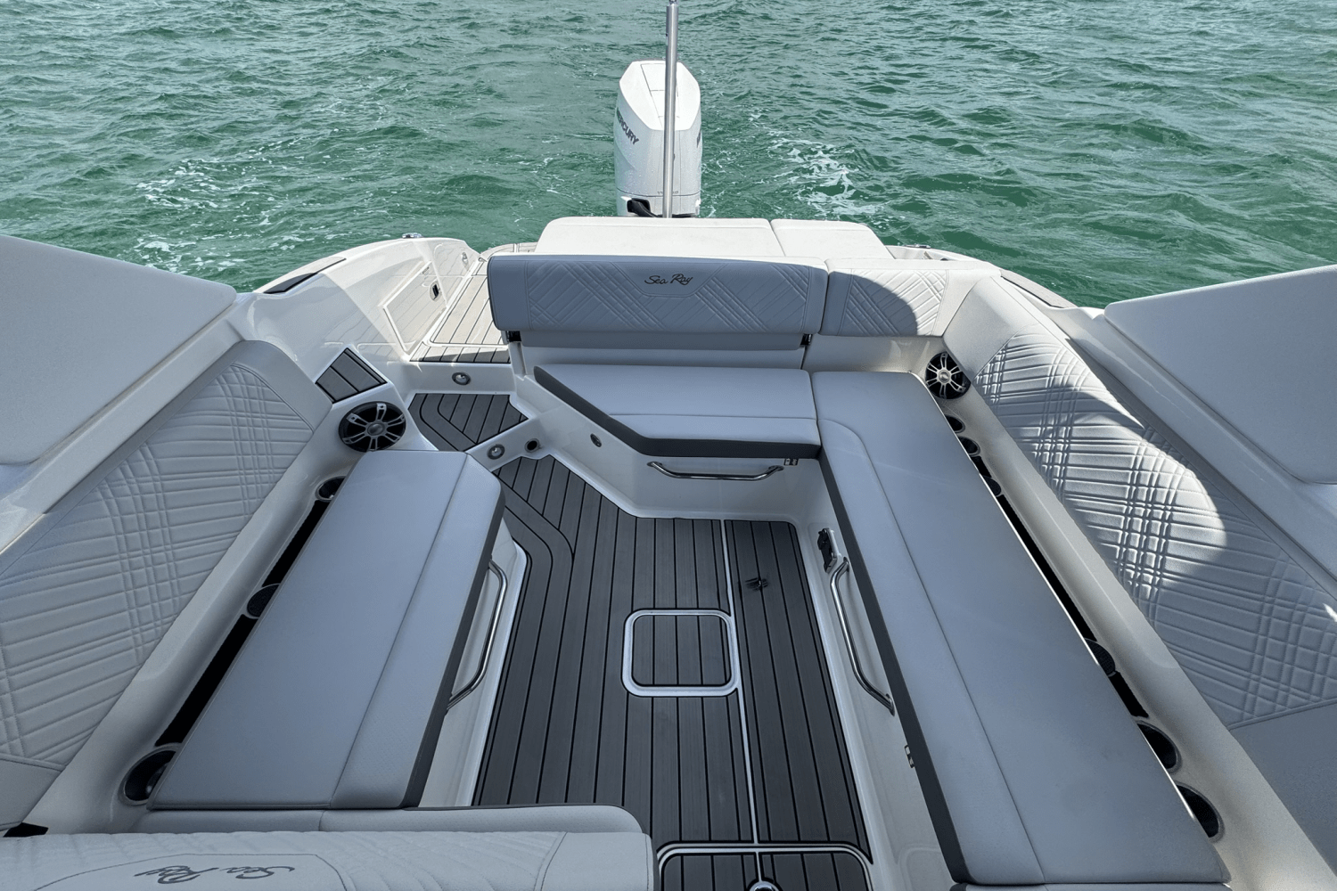 2025 Sea Ray SDX 270 Outboard Image Thumbnail #24