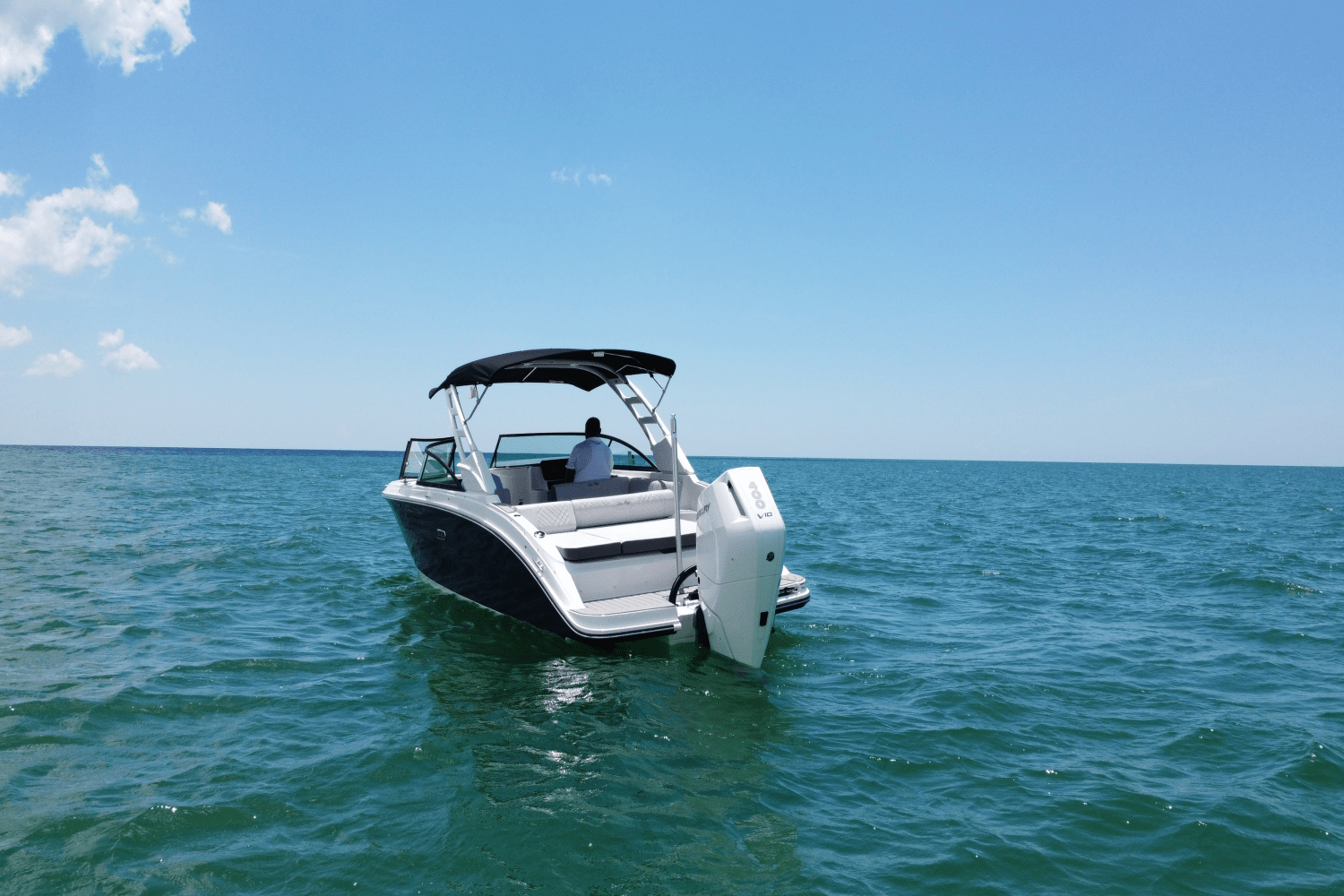 2025 Sea Ray SDX 270 Outboard Image Thumbnail #8
