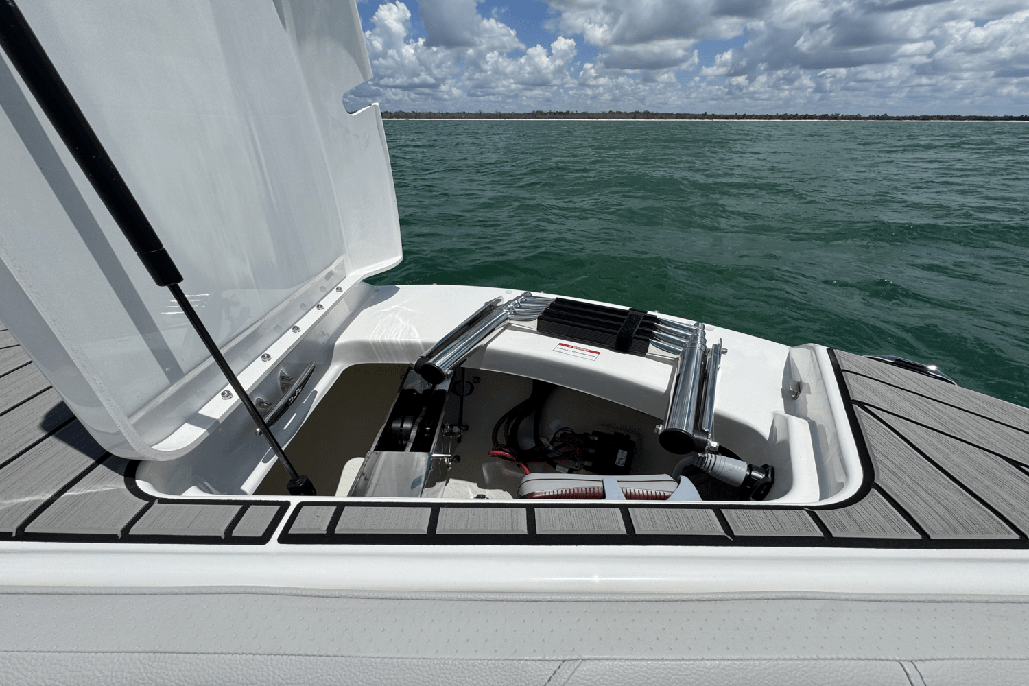 2025 Sea Ray SDX 270 Outboard Image Thumbnail #21