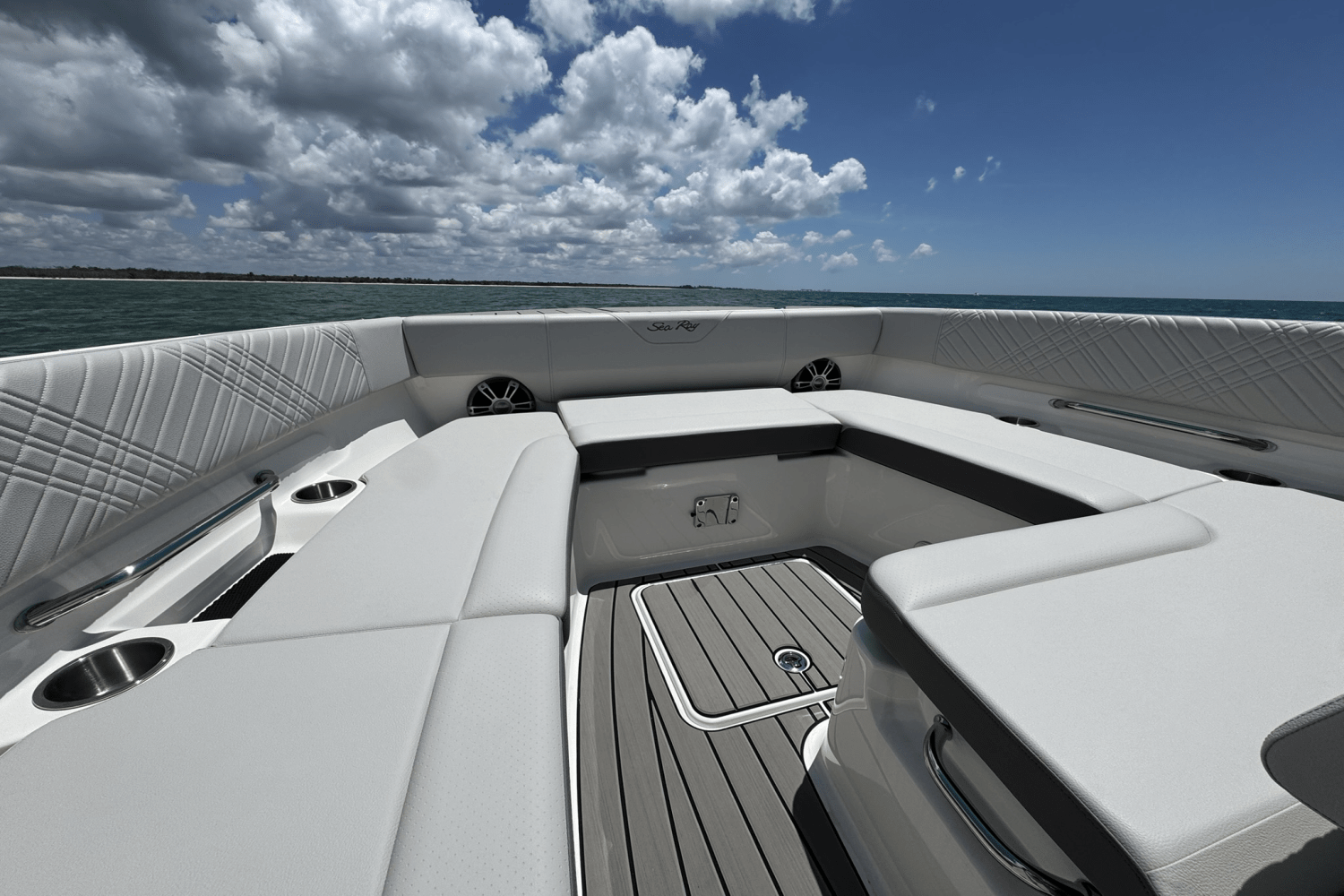 2025 Sea Ray SDX 270 Outboard Image Thumbnail #15