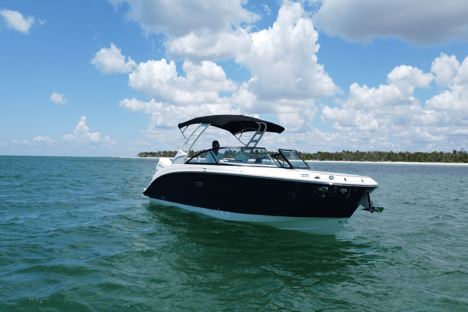 2025 Sea Ray SDX 270 Outboard Image Thumbnail #2