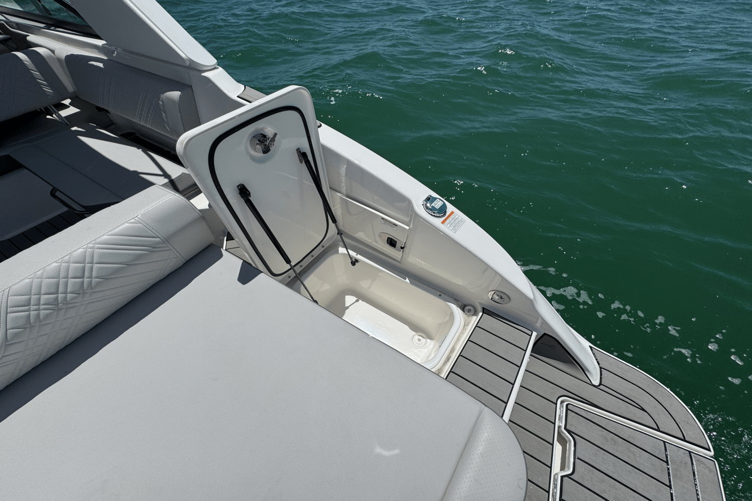2025 Sea Ray SDX 270 Outboard Image Thumbnail #44
