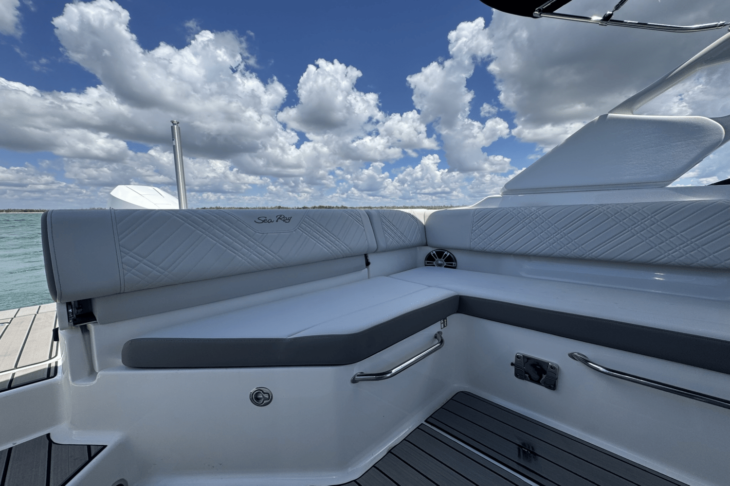 2025 Sea Ray SDX 270 Outboard Image Thumbnail #26