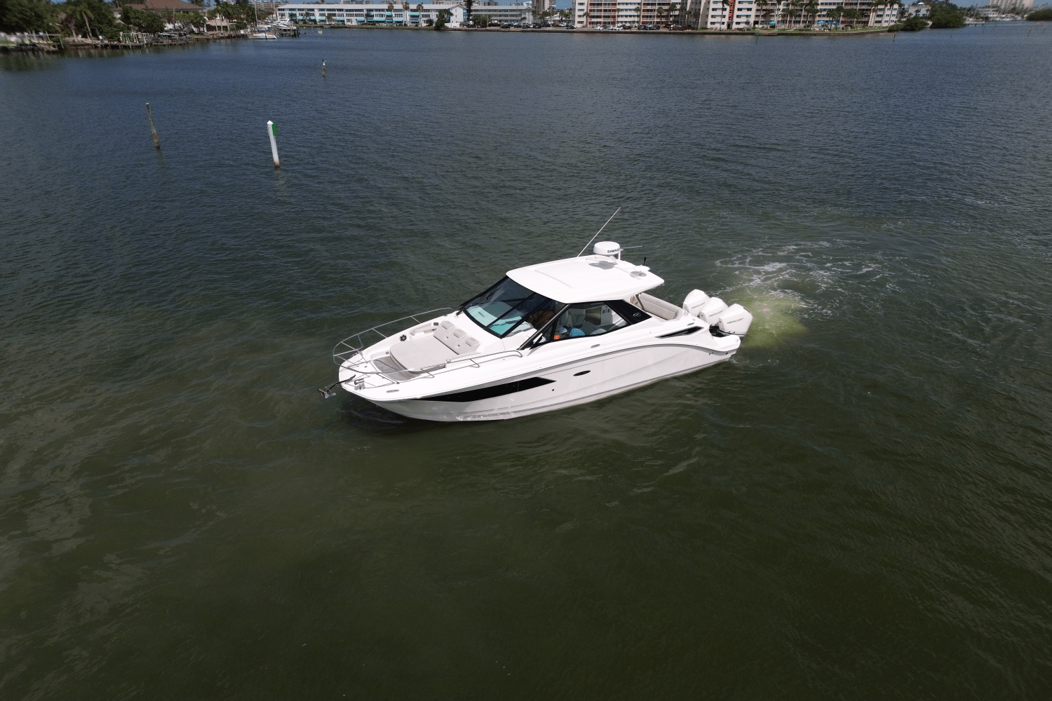 2023 Sea Ray 320 SUNDANCER OUTBOARD Image Thumbnail #1