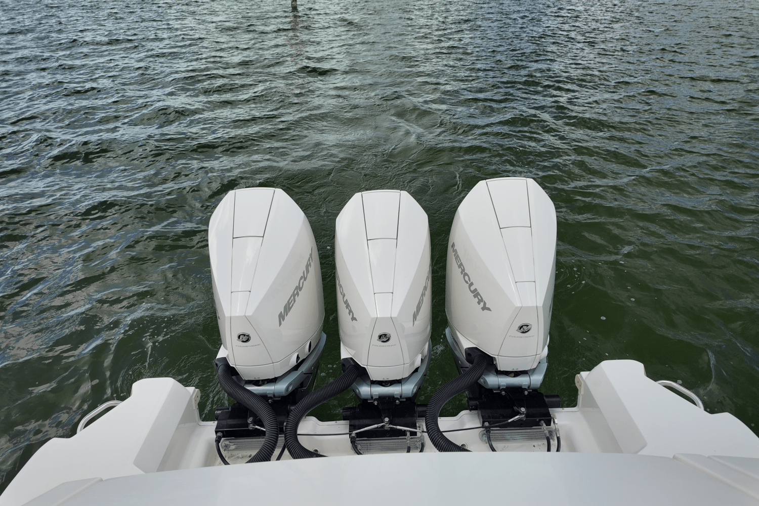 2023 Sea Ray 320 SUNDANCER OUTBOARD Image Thumbnail #7