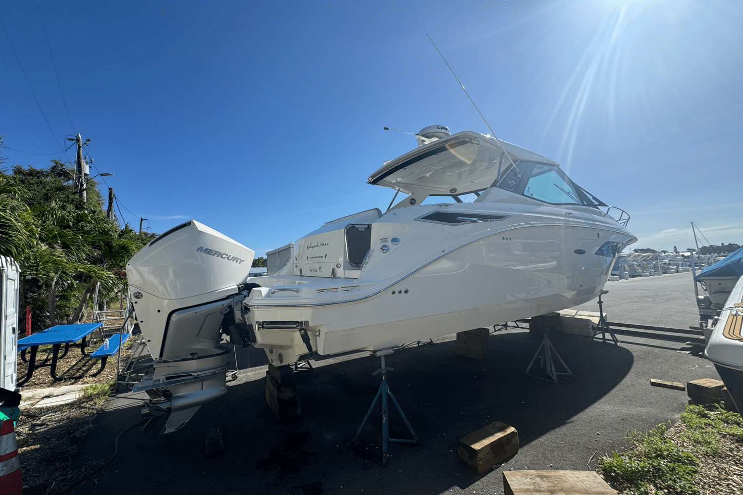 2023 Sea Ray 320 SUNDANCER OUTBOARD Image Thumbnail #9