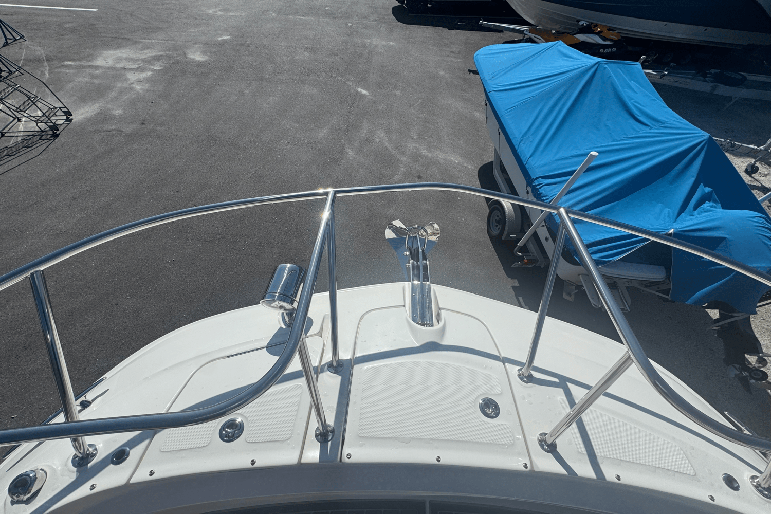 2023 Sea Ray 320 SUNDANCER OUTBOARD Image Thumbnail #11