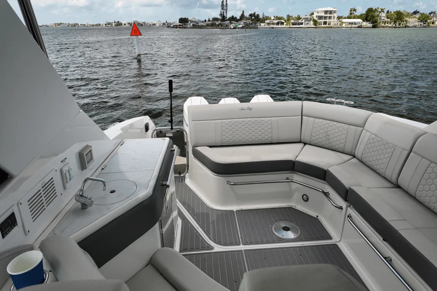 2023 Sea Ray 320 DA-OB Image Thumbnail #9