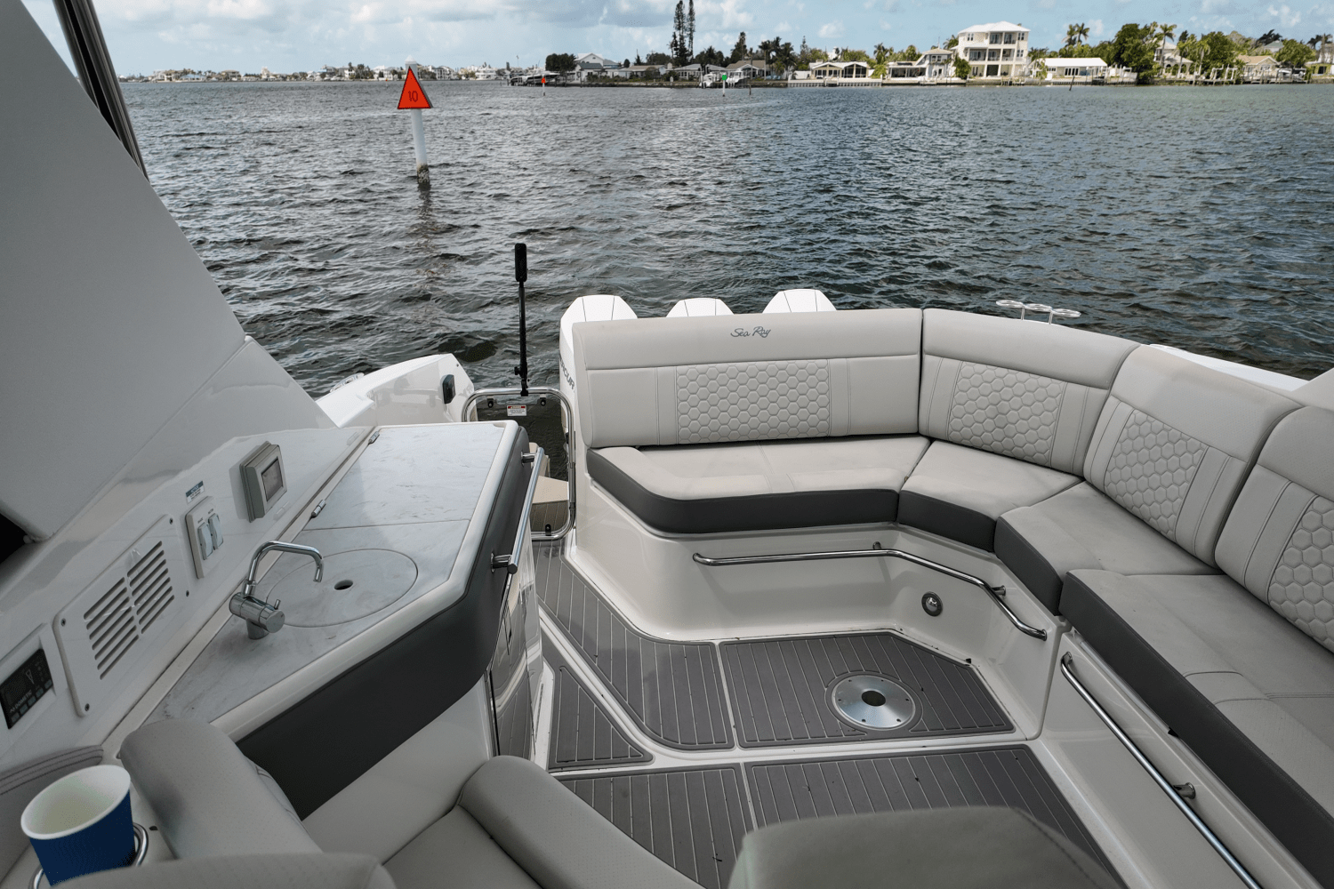 2023 Sea Ray 320 DA-OB Image Thumbnail #9